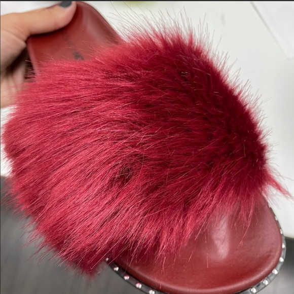 Fashion Nova Faux Fur Slides - Picture 4 of 4